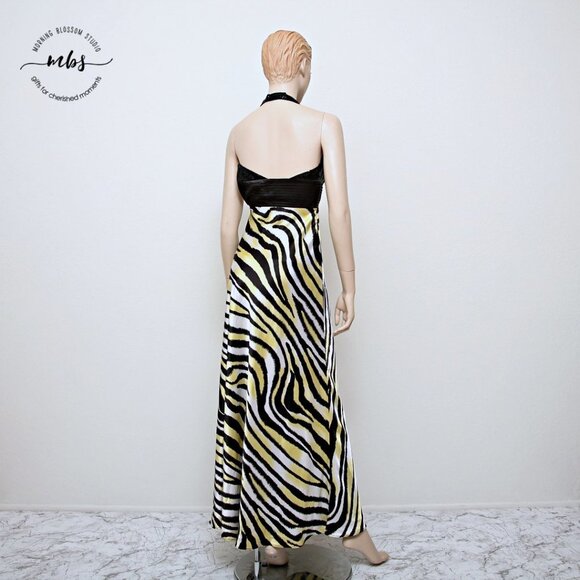 Aspeed Sultry Animal Print Sequins V Neck Sheath Gown - Picture 6 of 10